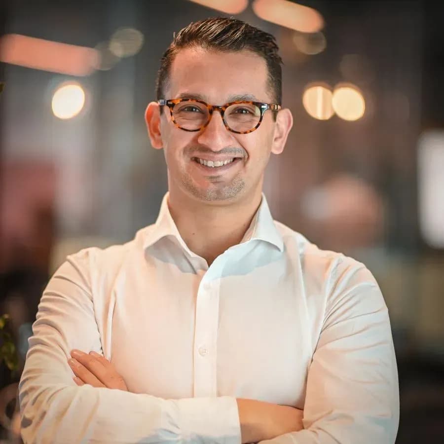 Digital transformation challenges for the manufacturing, construction, logistics and energy industries: by Mo Hamdouna